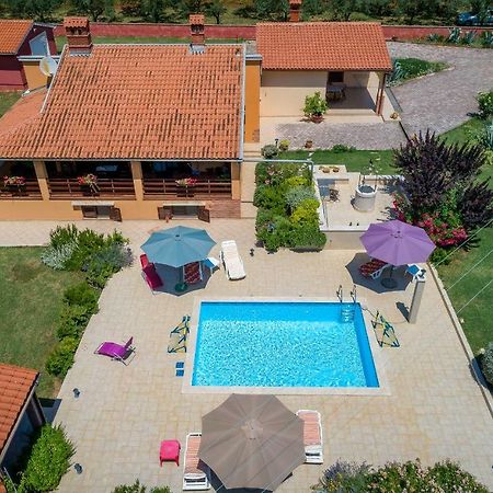Hacienda Rosemary Villa Muntić Екстериор снимка