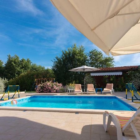 Hacienda Rosemary Villa Muntić Екстериор снимка
