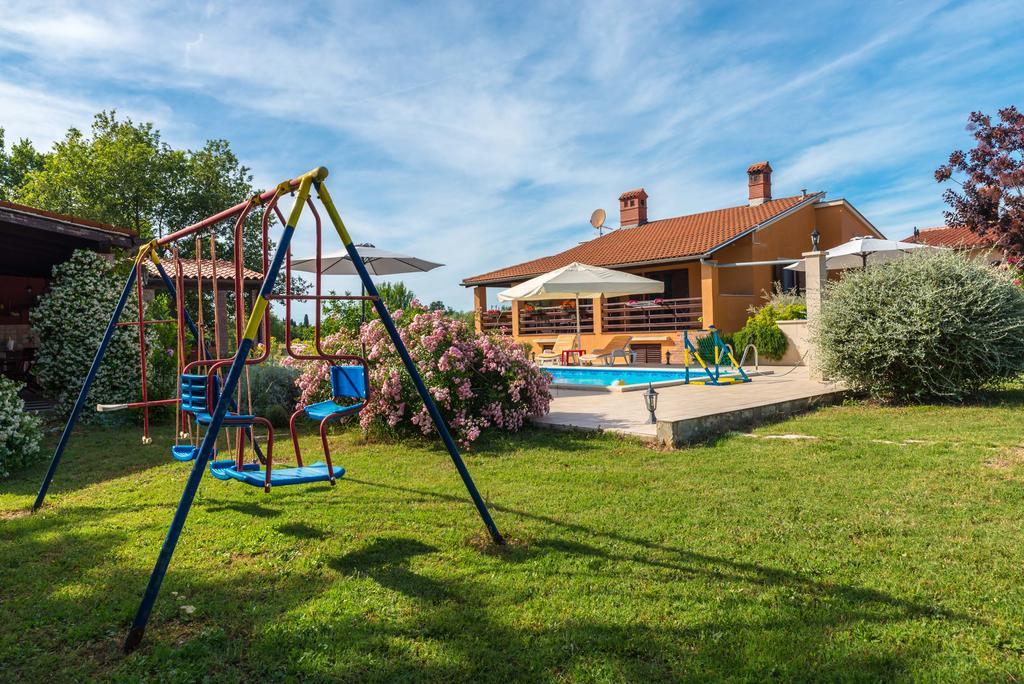 Hacienda Rosemary Villa Muntić Екстериор снимка