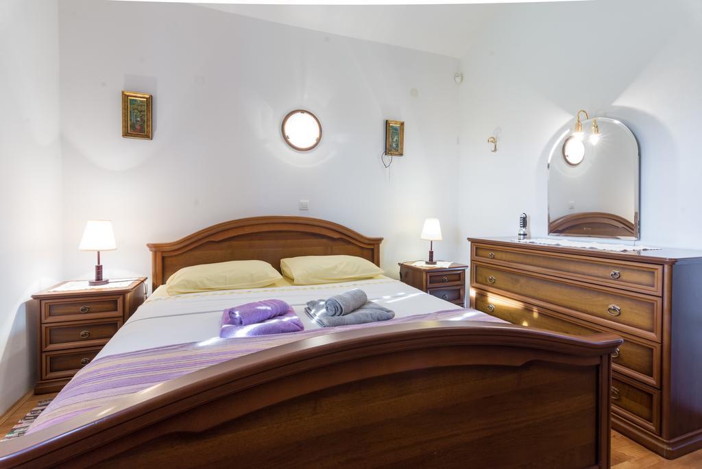 Hacienda Rosemary Villa Muntić Екстериор снимка