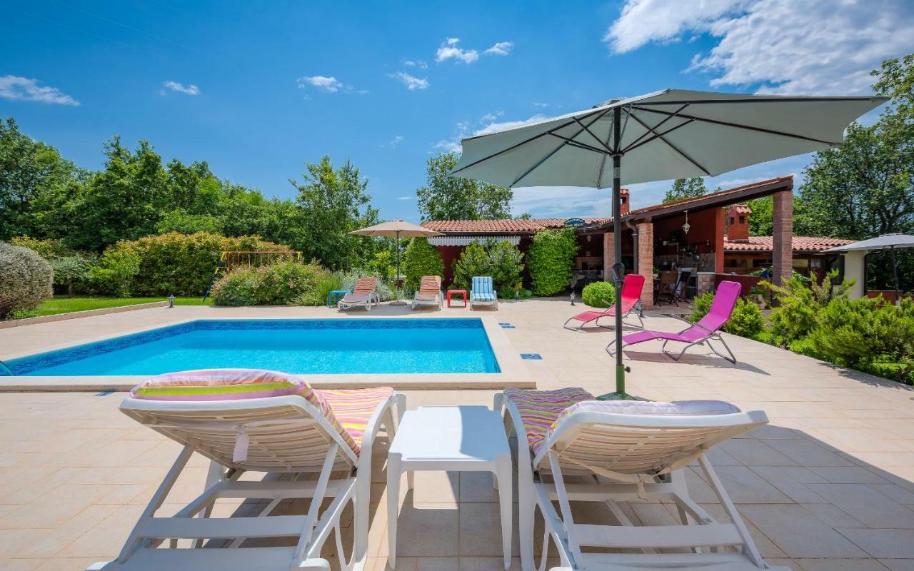 Hacienda Rosemary Villa Muntić Екстериор снимка