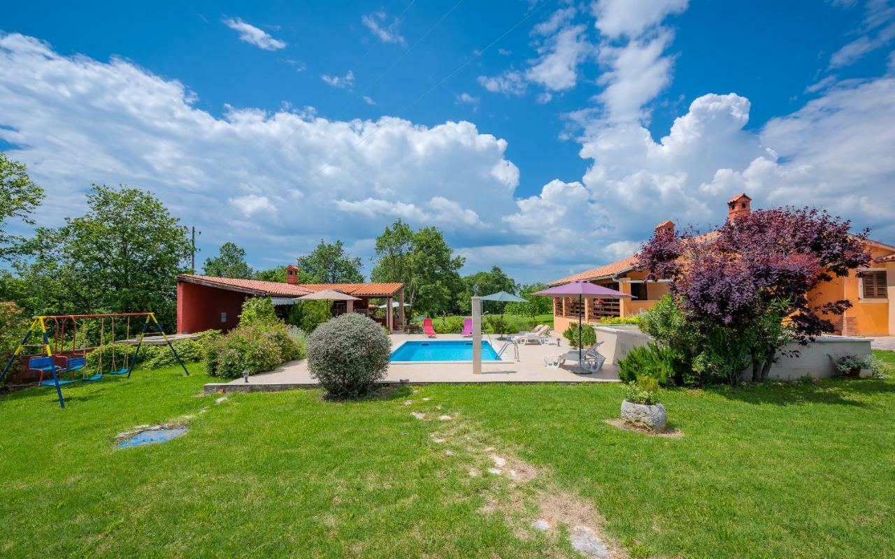 Hacienda Rosemary Villa Muntić Екстериор снимка