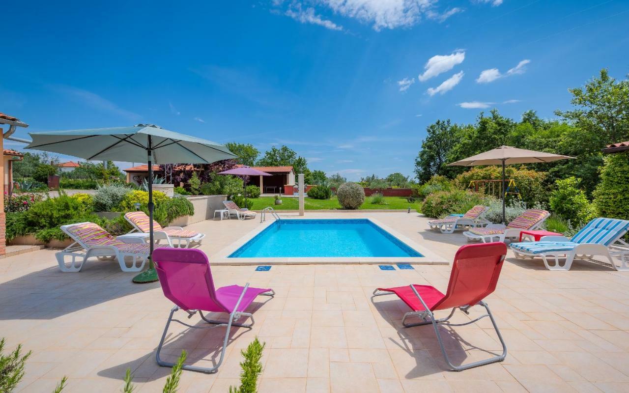 Hacienda Rosemary Villa Muntić Екстериор снимка