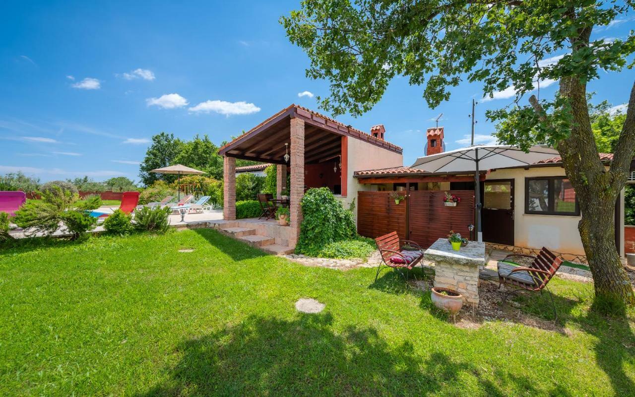 Hacienda Rosemary Villa Muntić Екстериор снимка