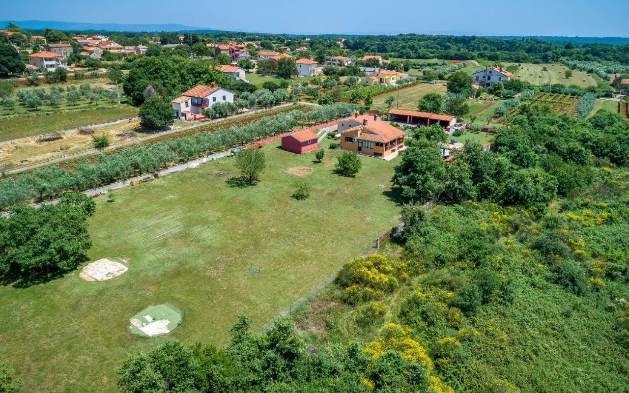 Hacienda Rosemary Villa Muntić Екстериор снимка