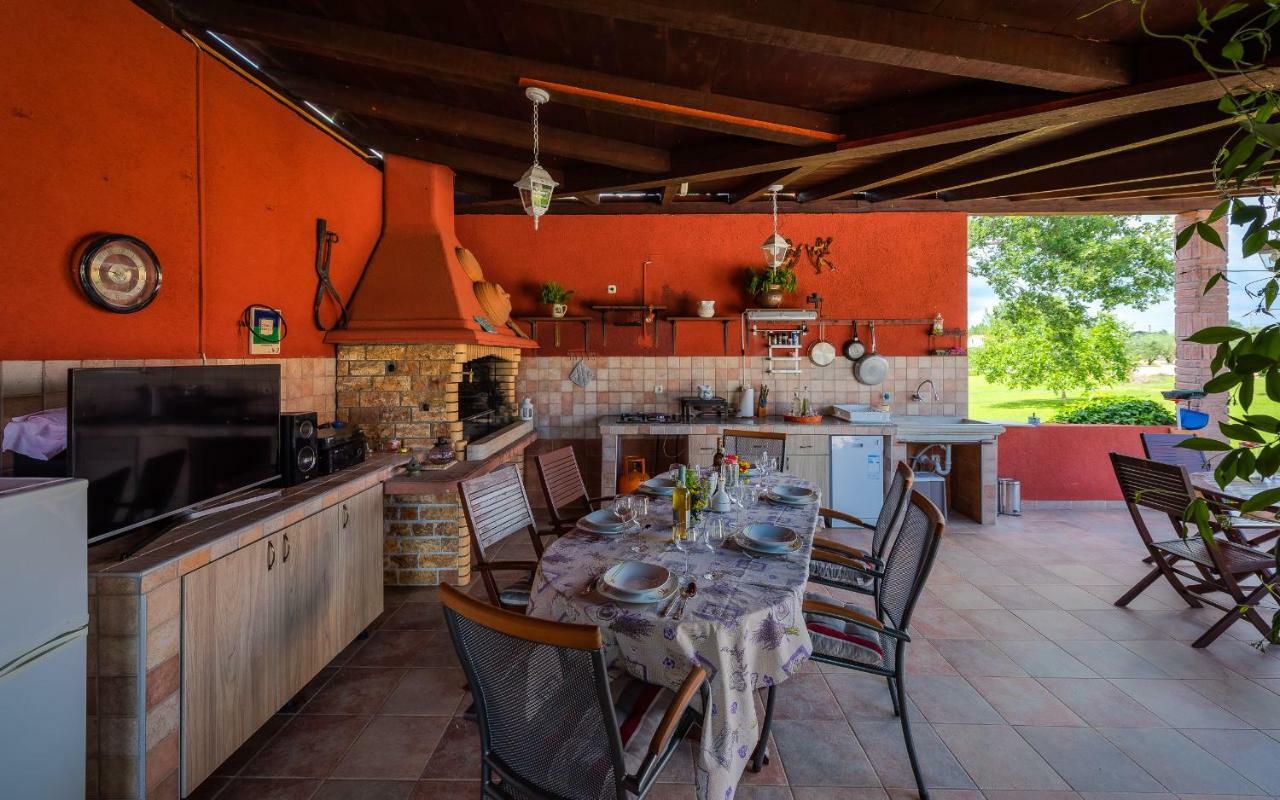 Hacienda Rosemary Villa Muntić Екстериор снимка
