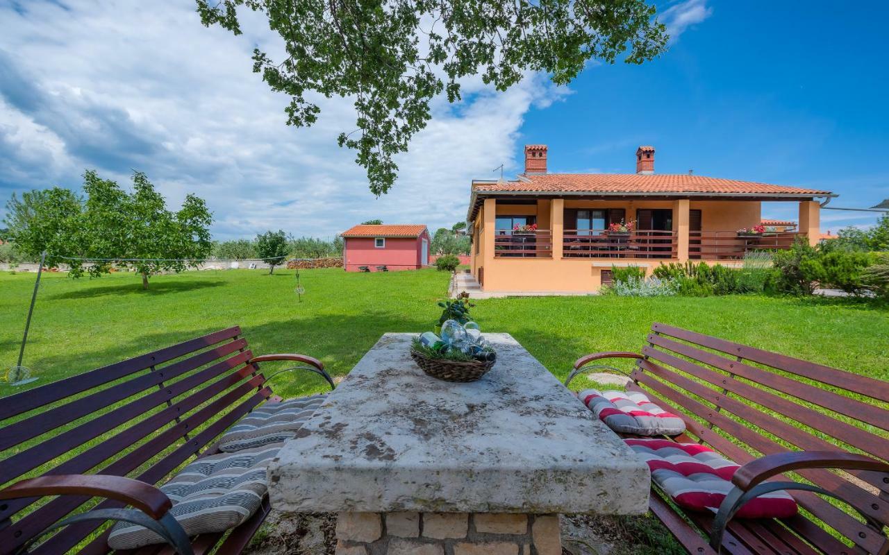 Hacienda Rosemary Villa Muntić Екстериор снимка