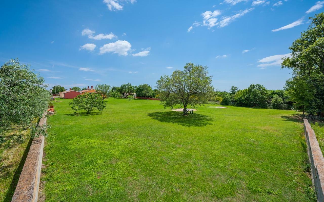 Hacienda Rosemary Villa Muntić Екстериор снимка