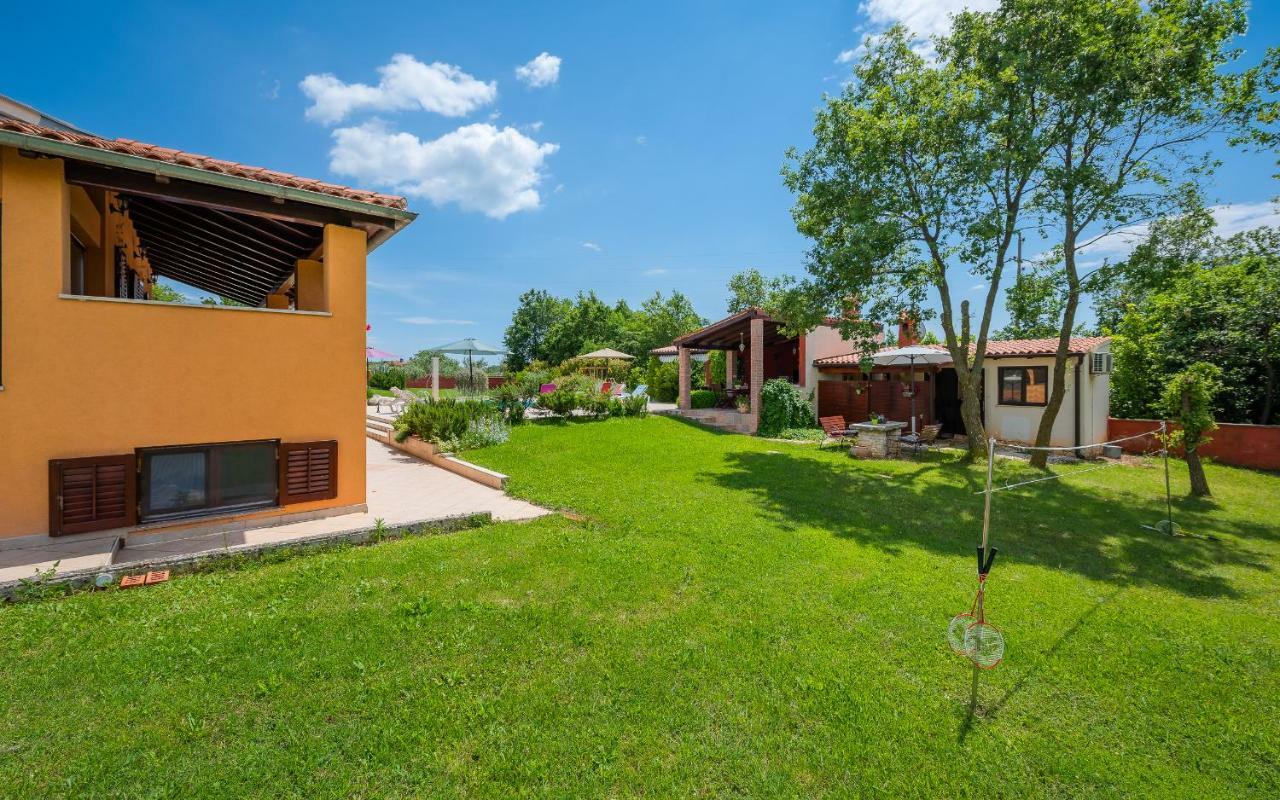 Hacienda Rosemary Villa Muntić Екстериор снимка