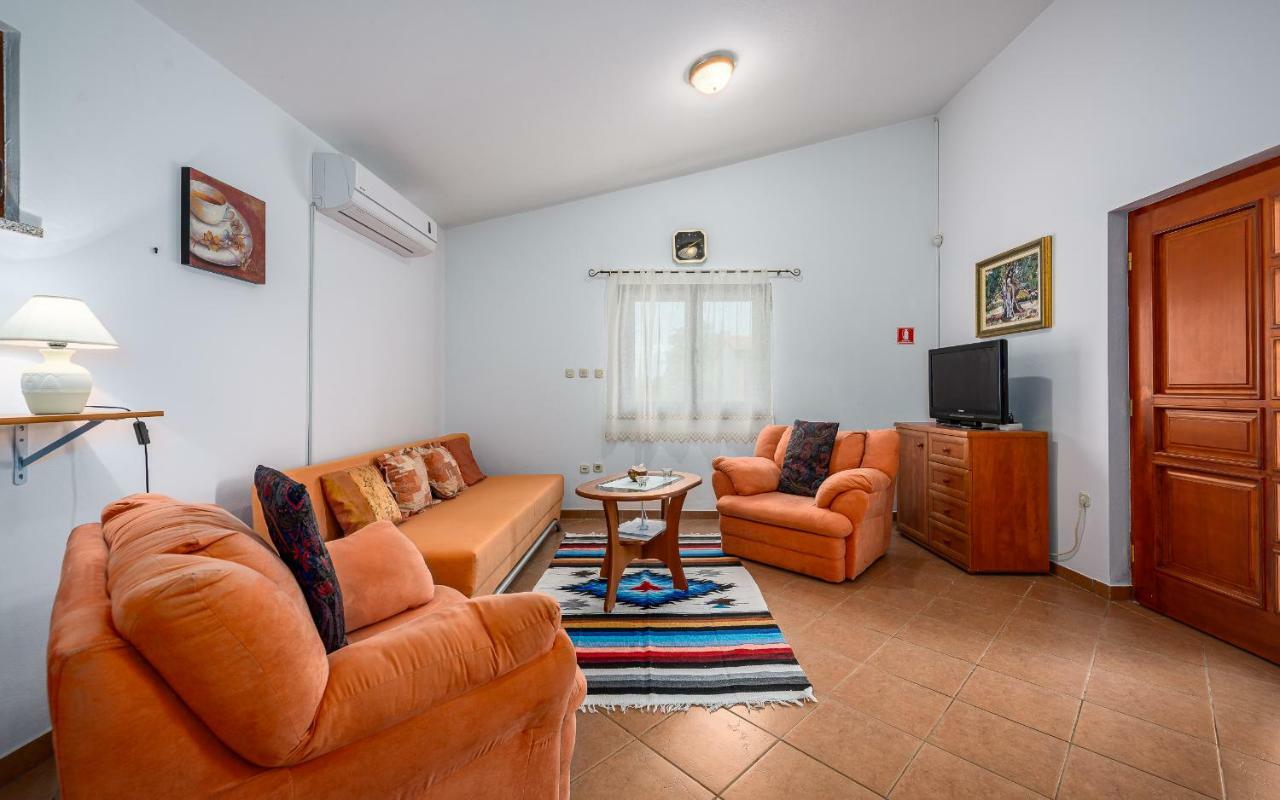 Hacienda Rosemary Villa Muntić Екстериор снимка