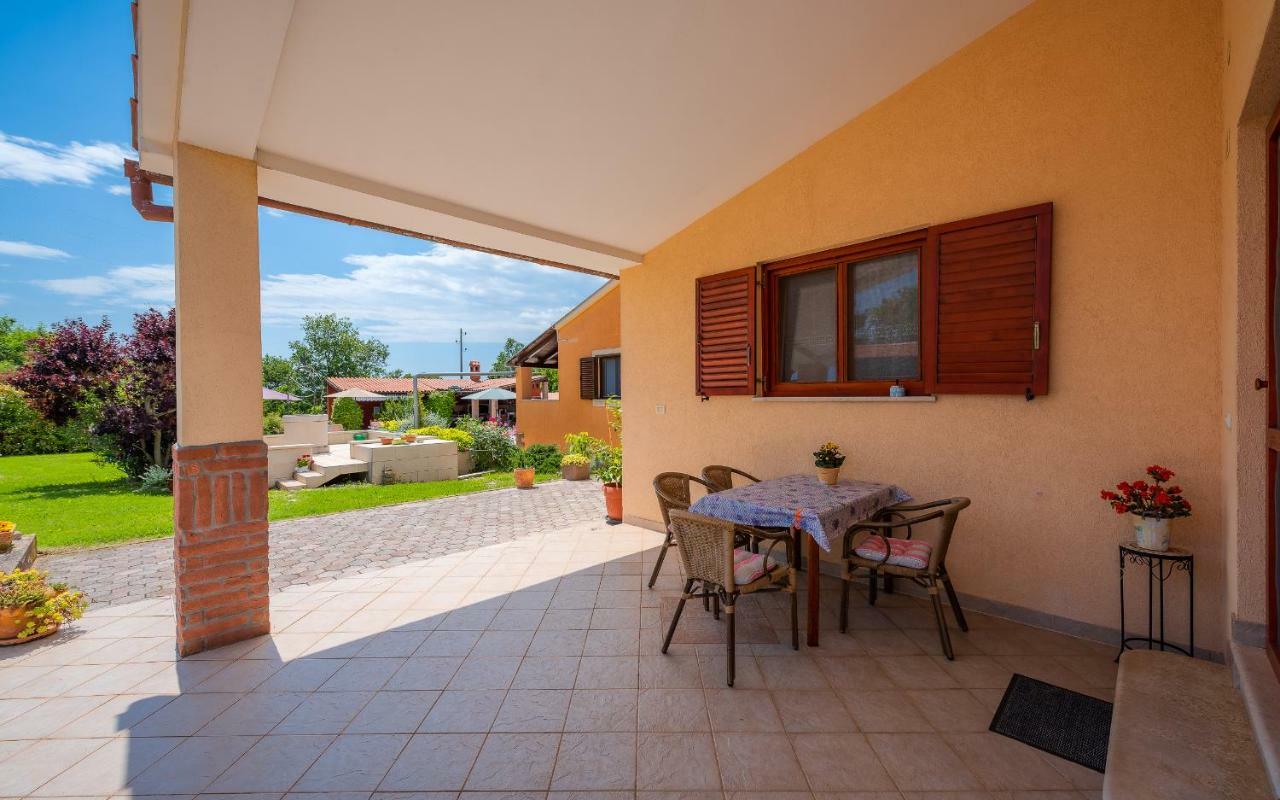 Hacienda Rosemary Villa Muntić Екстериор снимка