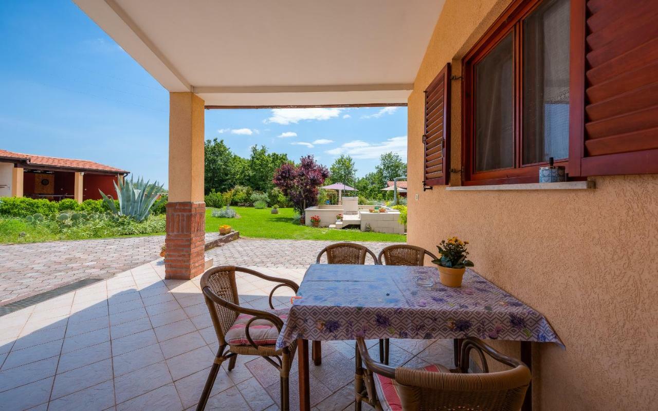 Hacienda Rosemary Villa Muntić Екстериор снимка