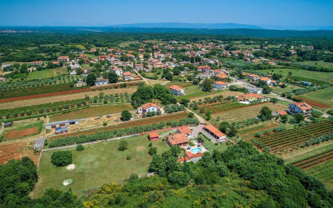Hacienda Rosemary Villa Muntić Екстериор снимка