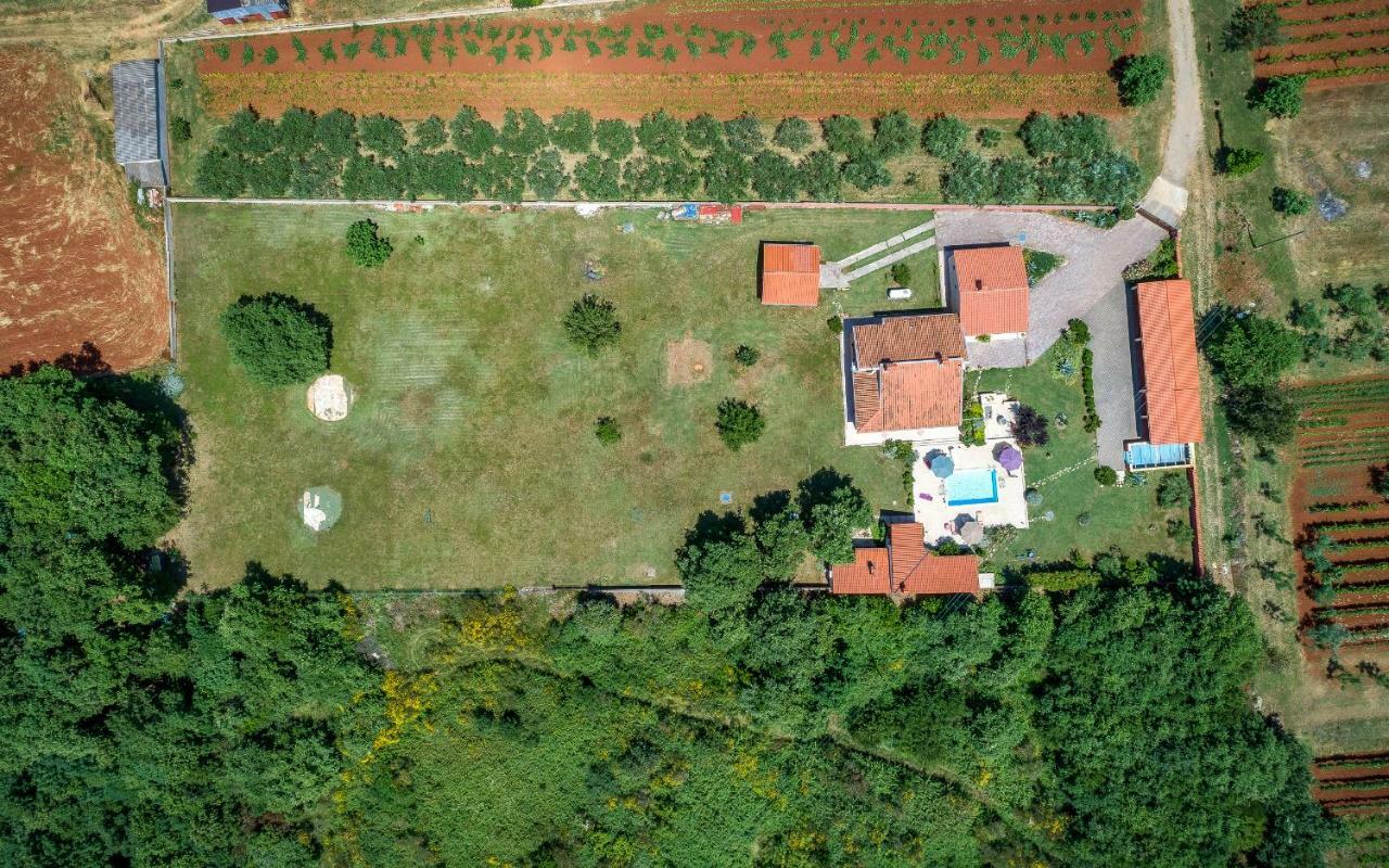 Hacienda Rosemary Villa Muntić Екстериор снимка