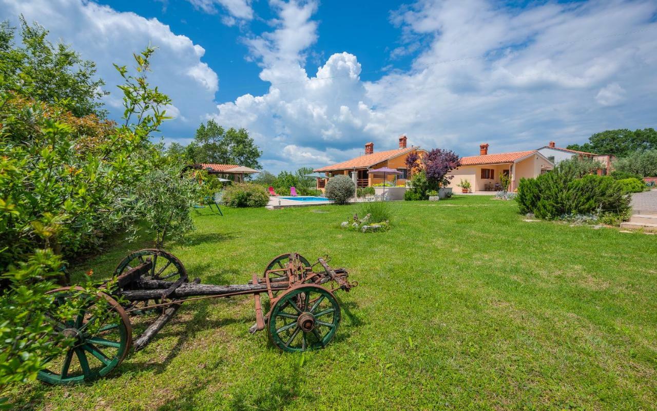 Hacienda Rosemary Villa Muntić Екстериор снимка
