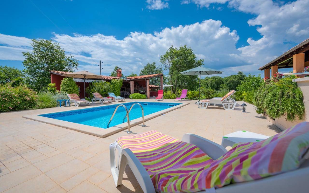 Hacienda Rosemary Villa Muntić Екстериор снимка