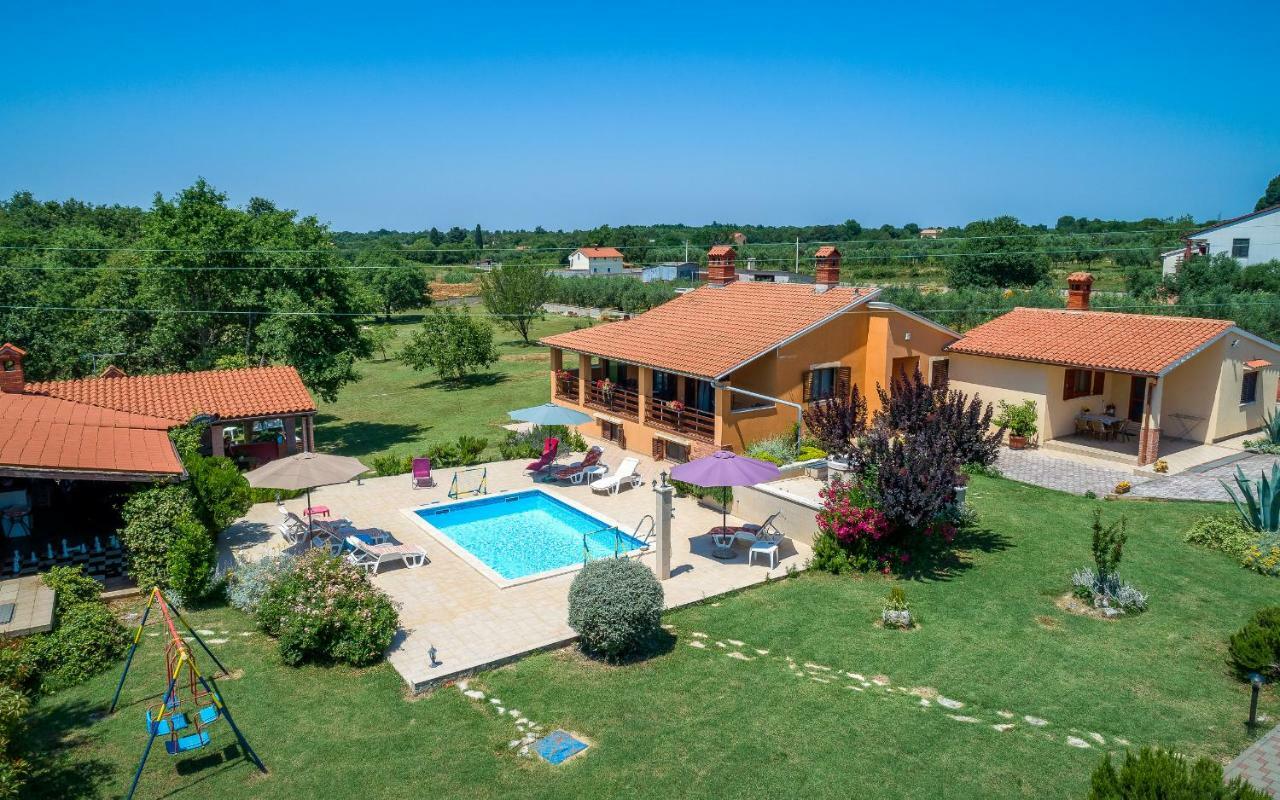 Hacienda Rosemary Villa Muntić Екстериор снимка